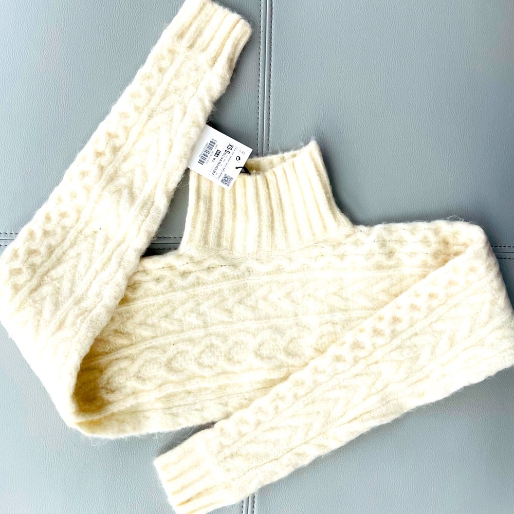 NWT! ZARA Cropped Long-Sleeve Chunky Knit Sweater XS/S Winter White